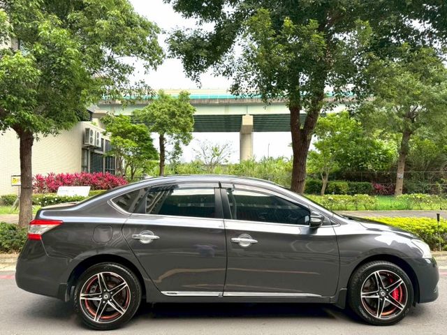 【全場認證里程保證】17吋鋁圈、世盟對四卡鉗、後加大碟盤、10吋安卓機、導航倒顯  第4張相片