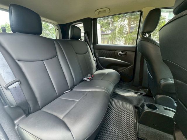 【全場認證里程保證】保證里程5萬km、車頂架、防刮輪拱、倒顯、恆溫、原鈑原廠保養  第15張相片