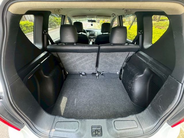 【全場認證里程保證】保證里程5萬km、車頂架、防刮輪拱、倒顯、恆溫、原鈑原廠保養  第16張相片