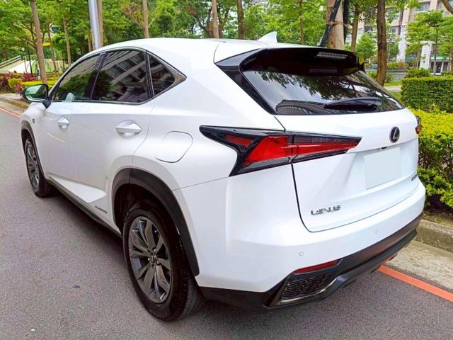 【全場認證里程保證】F-SPORT、4WD、僅7萬km、空力套件、原鈑原廠保養  第6張相片