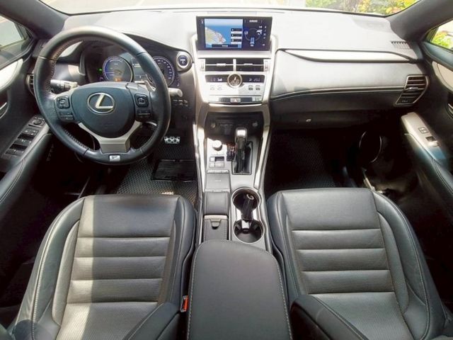 【全場認證里程保證】F-SPORT、4WD、僅7萬km、空力套件、原鈑原廠保養  第10張相片