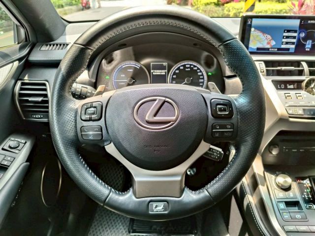 【全場認證里程保證】F-SPORT、4WD、僅7萬km、空力套件、原鈑原廠保養  第12張相片