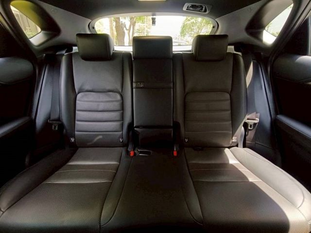 【全場認證里程保證】F-SPORT、4WD、僅7萬km、空力套件、原鈑原廠保養  第16張相片