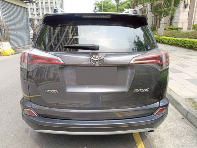 【全場認證里程保證】汽油尊爵版、盲點、ACC、電尾門、煞停、車偏、倒顯、原廠保養  第8張相片