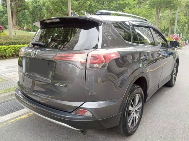 【全場認證里程保證】汽油尊爵版、盲點、ACC、電尾門、煞停、車偏、倒顯、原廠保養  第9張相片