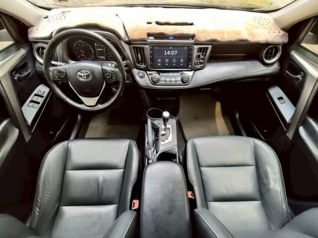 【全場認證里程保證】汽油尊爵版、盲點、ACC、電尾門、煞停、車偏、倒顯、原廠保養  第10張相片