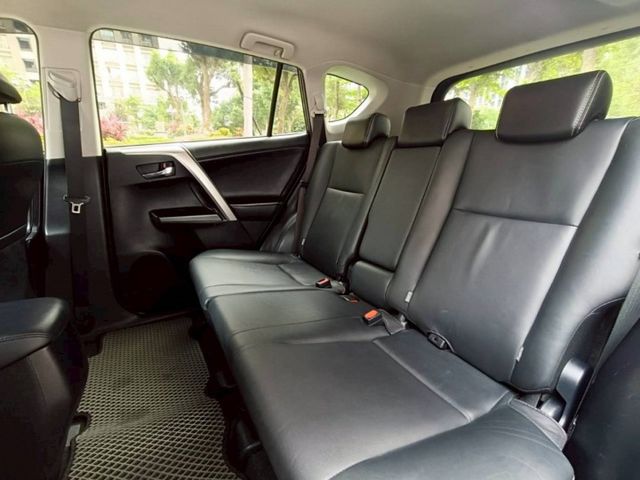 【全場認證里程保證】汽油尊爵版、盲點、ACC、電尾門、煞停、車偏、倒顯、原廠保養  第16張相片