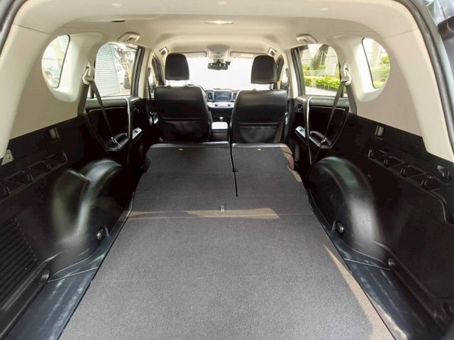 【全場認證里程保證】汽油尊爵版、盲點、ACC、電尾門、煞停、車偏、倒顯、原廠保養  第17張相片