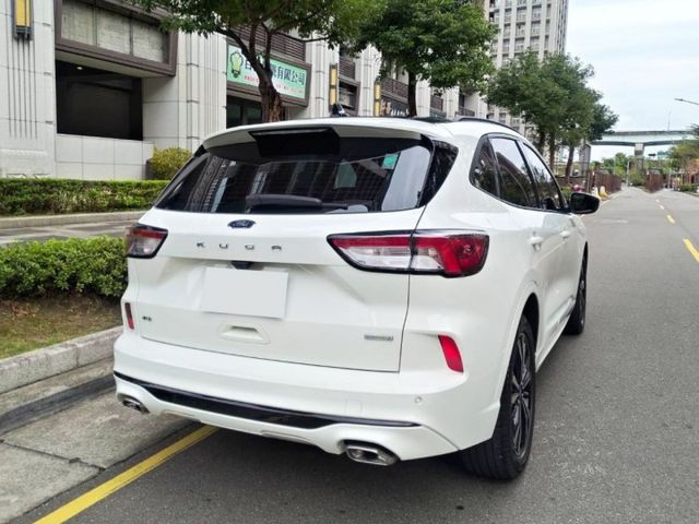 【全場認證里程保證】ST-LINE、空力套件、FSK冰鑽、LV2、原鈑原廠延保  第5張相片