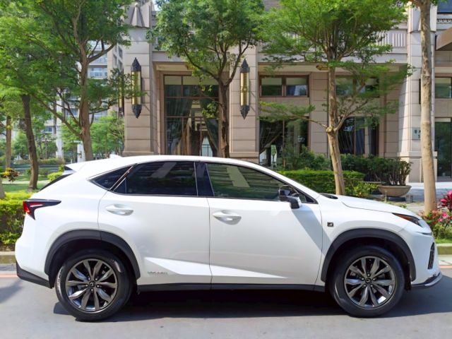 【全場認證里程保證】F-SPORT、4WD、僅7萬km、空力套件、原鈑原廠保養  第4張相片