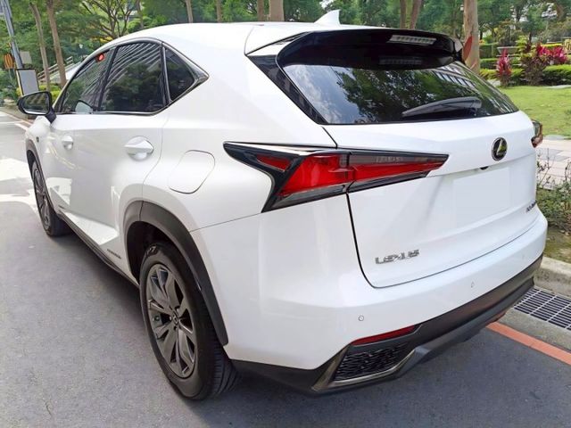 【全場認證里程保證】F-SPORT、4WD、僅7萬km、空力套件、原鈑原廠保養  第6張相片