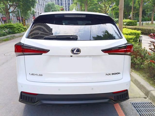 【全場認證里程保證】F-SPORT、4WD、僅7萬km、空力套件、原鈑原廠保養  第7張相片