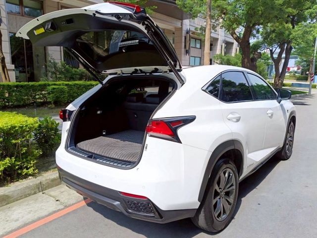 【全場認證里程保證】F-SPORT、4WD、僅7萬km、空力套件、原鈑原廠保養  第8張相片
