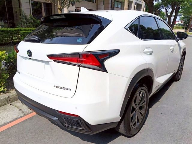 【全場認證里程保證】F-SPORT、4WD、僅7萬km、空力套件、原鈑原廠保養  第9張相片