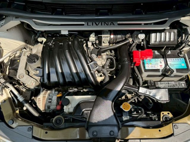 【全場認證里程保證】保證里程5萬km、車頂架、防刮輪拱、倒顯、恆溫、原鈑原廠保養  第20張相片