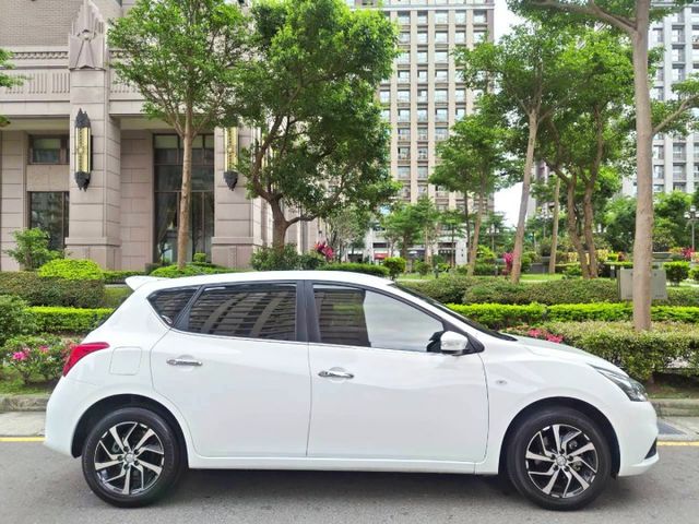 【全場認證里程保證】全新車味、僅9000km、6安、盲點、IKEY、原漆原鈑件  第4張相片