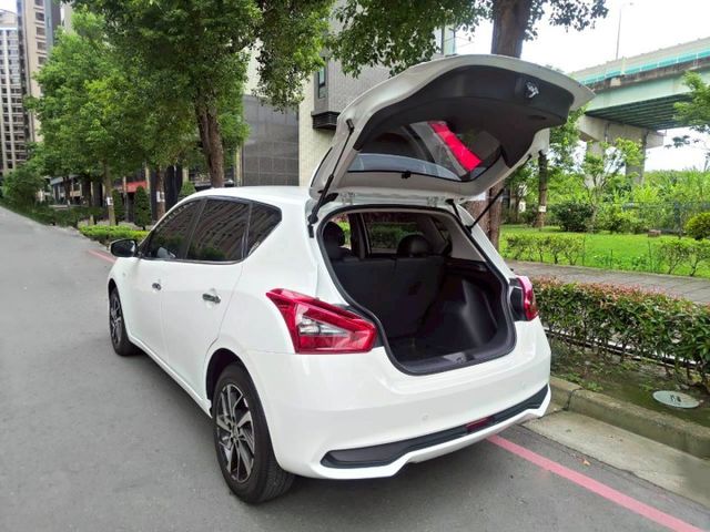 【全場認證里程保證】全新車味、僅9000km、6安、盲點、IKEY、原漆原鈑件  第7張相片