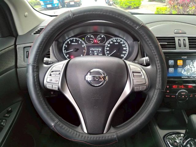 【全場認證里程保證】全新車味、僅9000km、6安、盲點、IKEY、原漆原鈑件  第12張相片