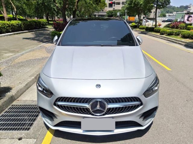 【全場認證里程保證】僅4萬km、全景天窗、AMG跑車套件、雙10吋螢幕、原廠保養  第2張相片