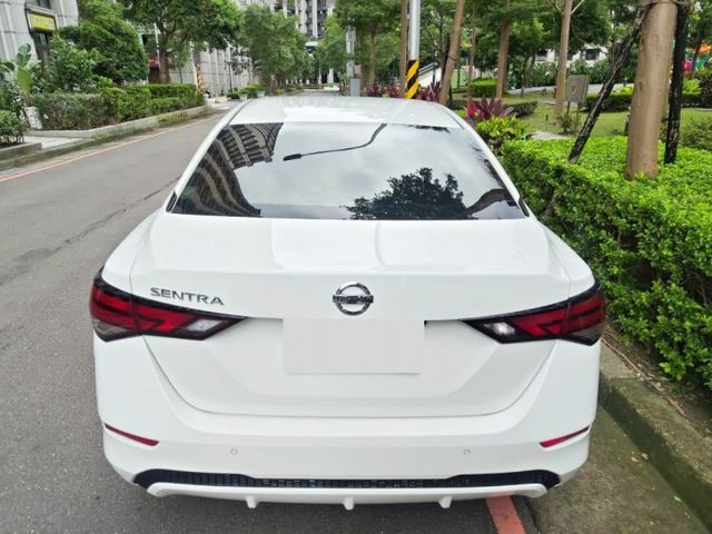 【全場認證里程保證】盲點、環景、CarPlay 、JBL音響、環艙氣氛燈、原廠保養  第6張相片