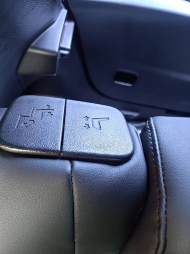【祺鉅汽車全場認證】S版、空力套件、IKEY、HID、原鈑件  第17張相片