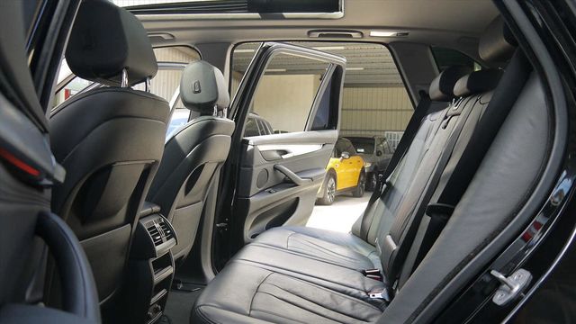 總代理 F15 30D 全景天窗直六柴油  第6張相片