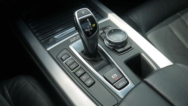 總代理 F15 30D 全景天窗直六柴油  第15張相片