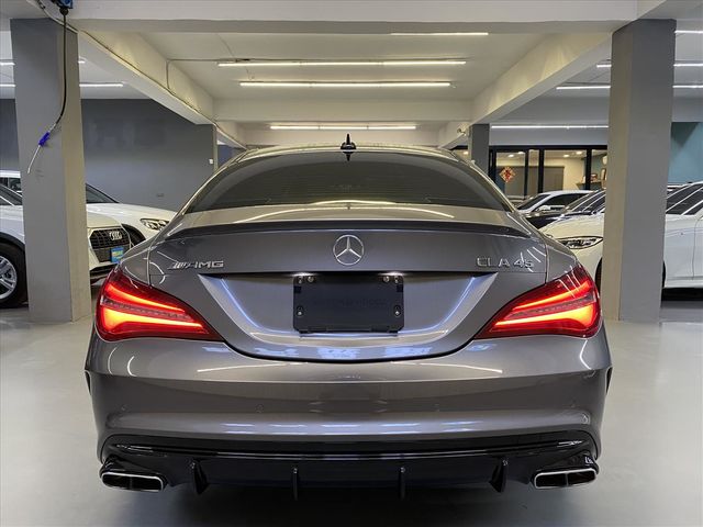 BENZ CLA45  第5張相片