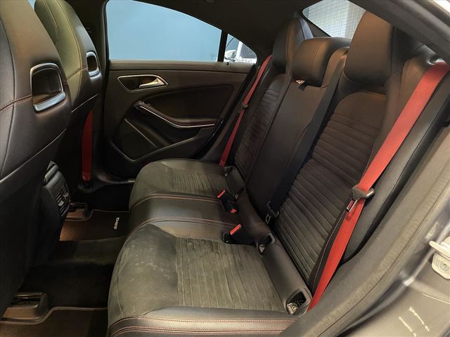 BENZ CLA45  第10張相片