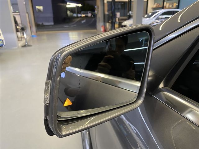 BENZ CLA45  第14張相片