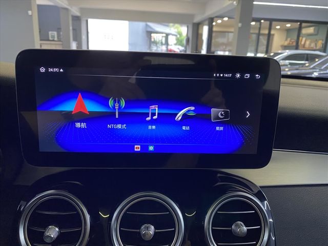 BENZ GLC250  第12張相片