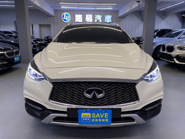 INFINITI QX30  第2張相片