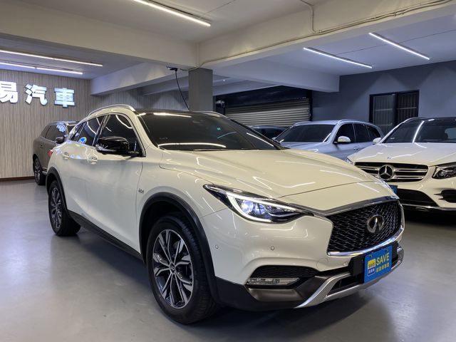 INFINITI QX30  第3張相片
