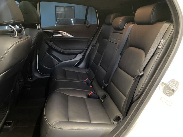 INFINITI QX30  第11張相片