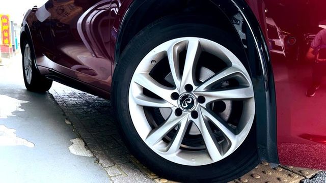 INFINITI Q30  第5張相片