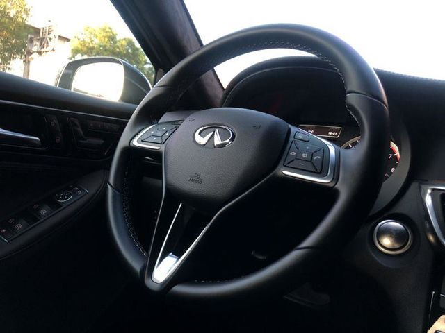 INFINITI Q30  第8張相片
