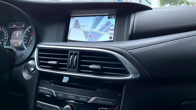 INFINITI Q30  第9張相片