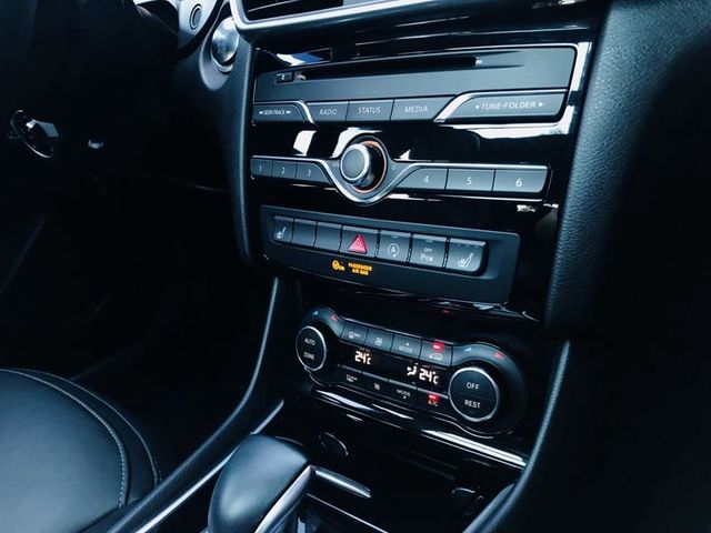 INFINITI Q30  第11張相片