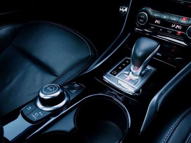 INFINITI Q30  第12張相片