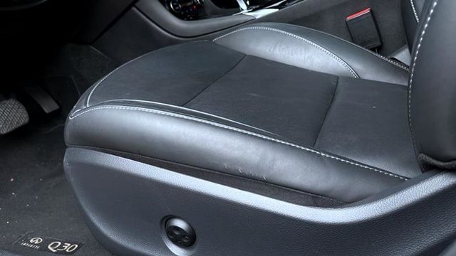 INFINITI Q30  第19張相片