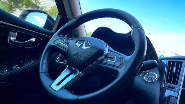 INFINITI Q50  第7張相片