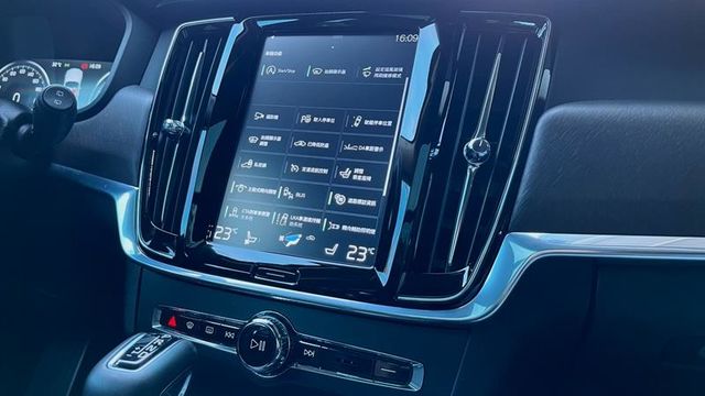 VOLVO V90  第12張相片