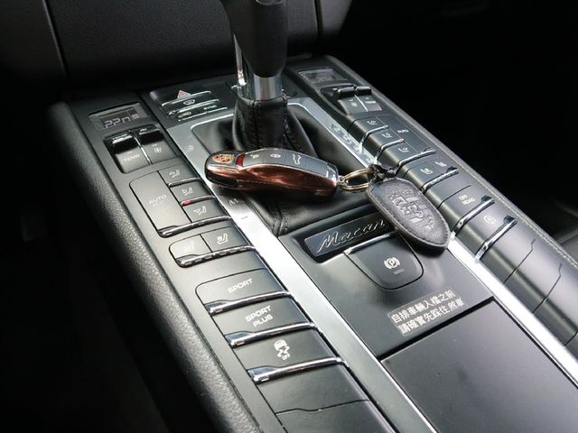 PORSCHE MACAN S  第8張相片