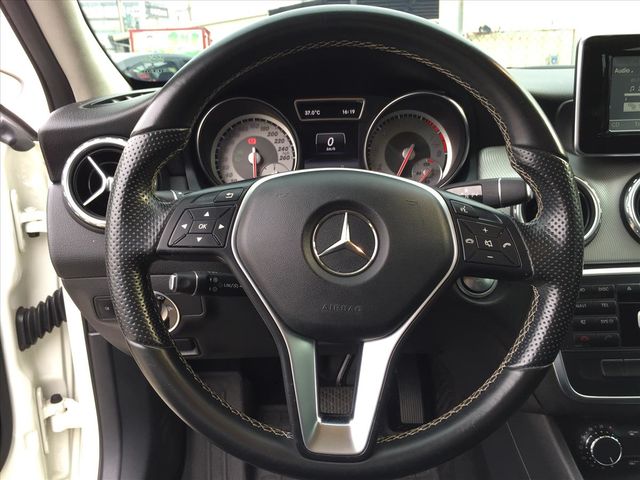 賓士 GLA200 全景天窗 i-key  第12張相片