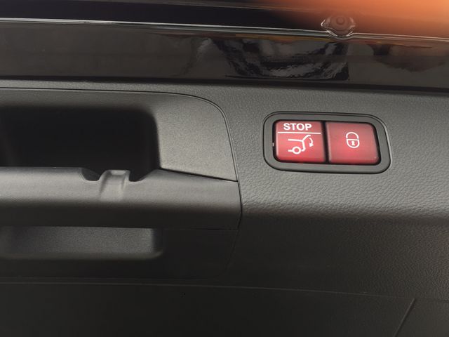 AMG 全景天窗 柏林 摸門 4WD  第14張相片