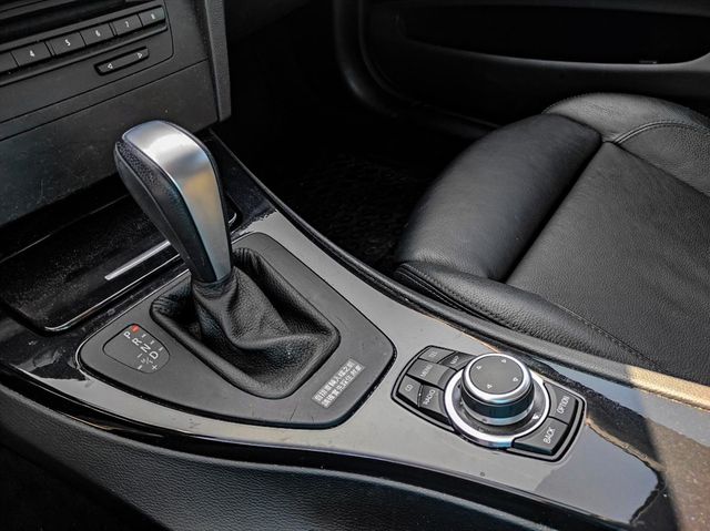 BMW 323I  第14張相片