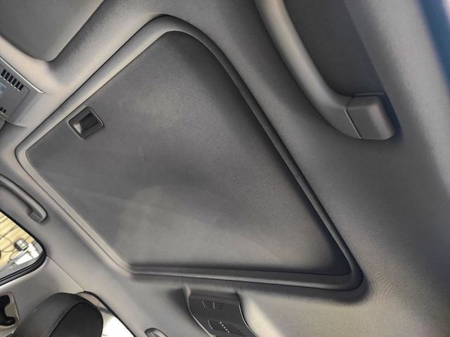BMW 323I  第19張相片