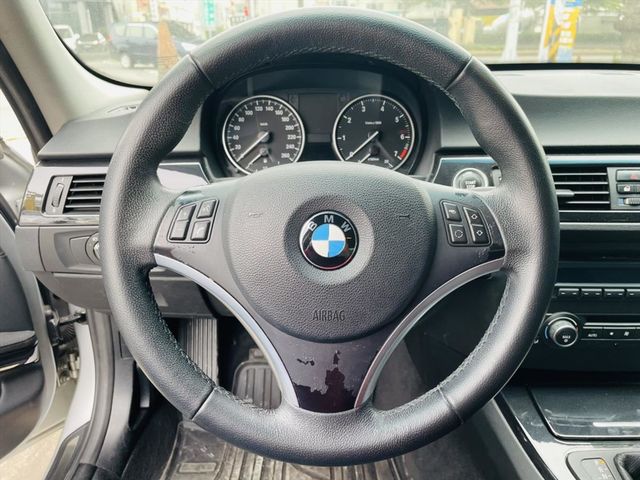 BMW 320  第5張相片