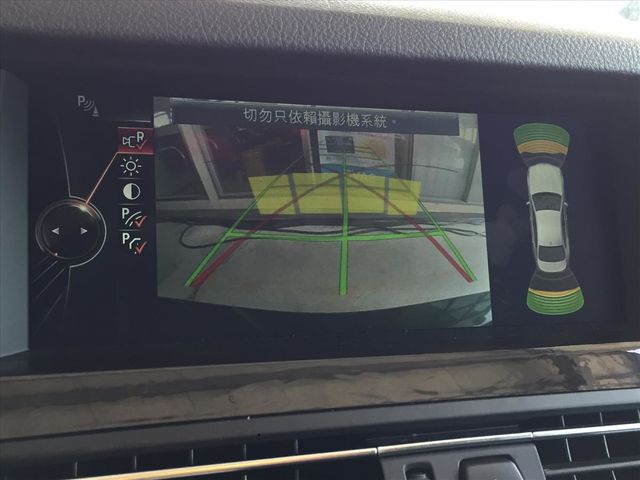 總代理 BMW520i Luxury  第17張相片