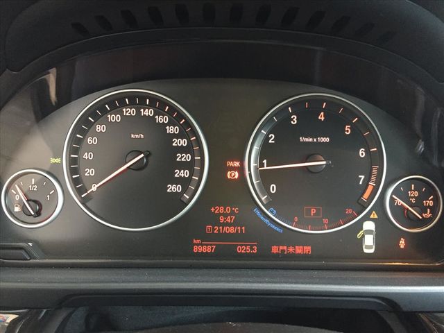 總代理 BMW520i Luxury  第18張相片